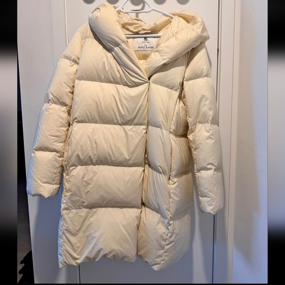 Aritzia Babaton Duvet Puffer in Sand Dune White